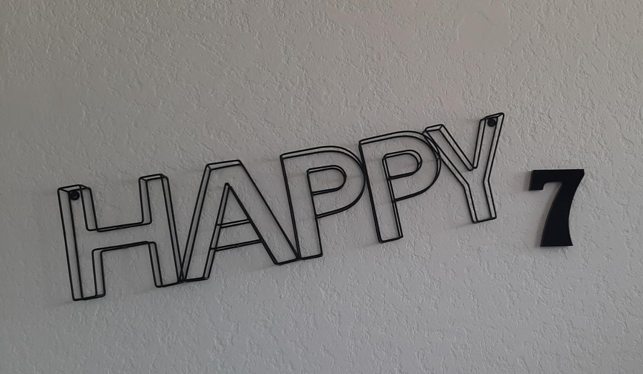 Happy 7 Apartment *